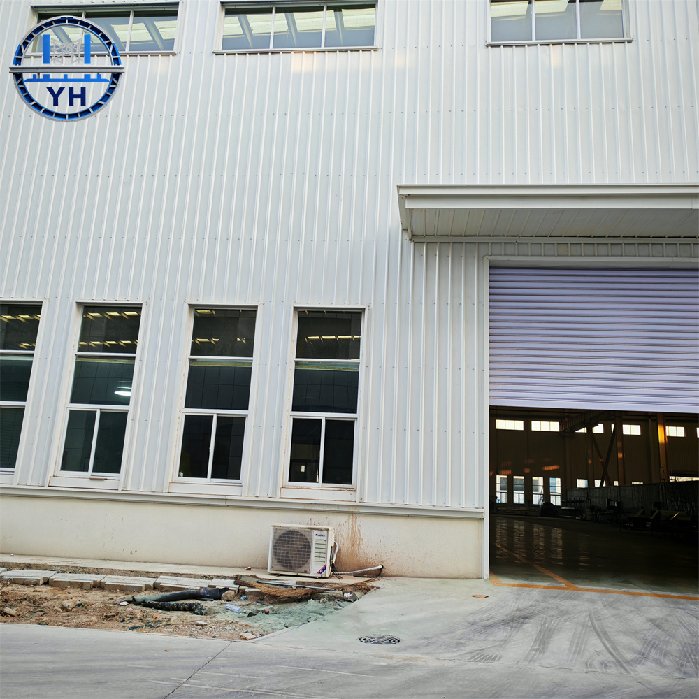 Large Span Steel Structure BuildingWorkshop Plant With Sandwich Panel Wall Roof