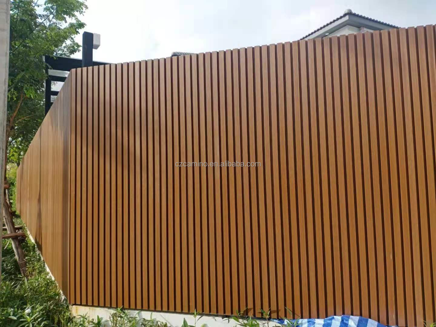 Wholesale Wood-Plastic Composite Exterior Building Materials Solid UV-Resistant WPC Wall Cladding Engineering Panels