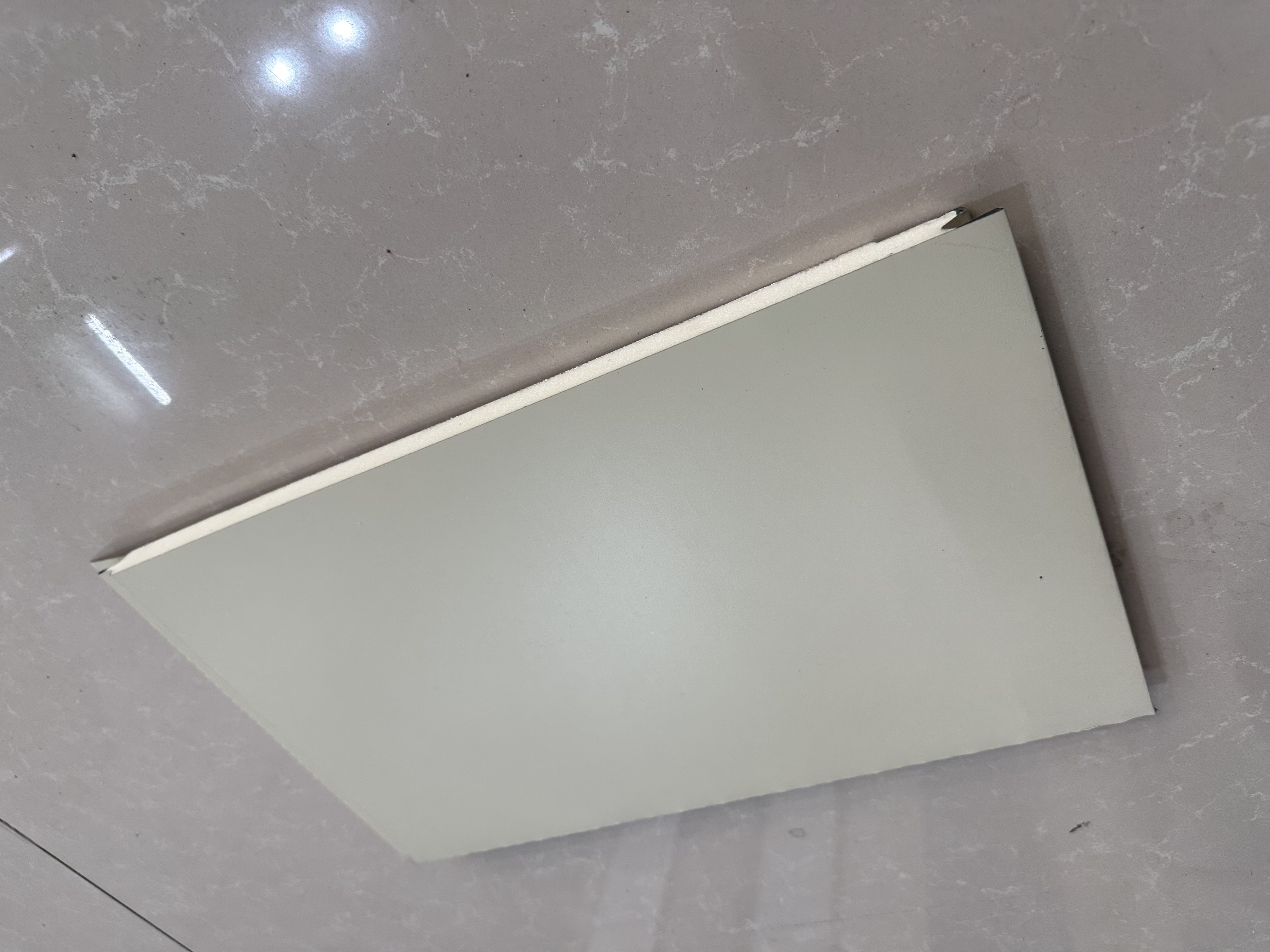 Eco Recyclable Solid Smooth Metal PU Sandwich Panel Energy Saving Thermal Insulation Wall Siding For Green Low Carbon Projects