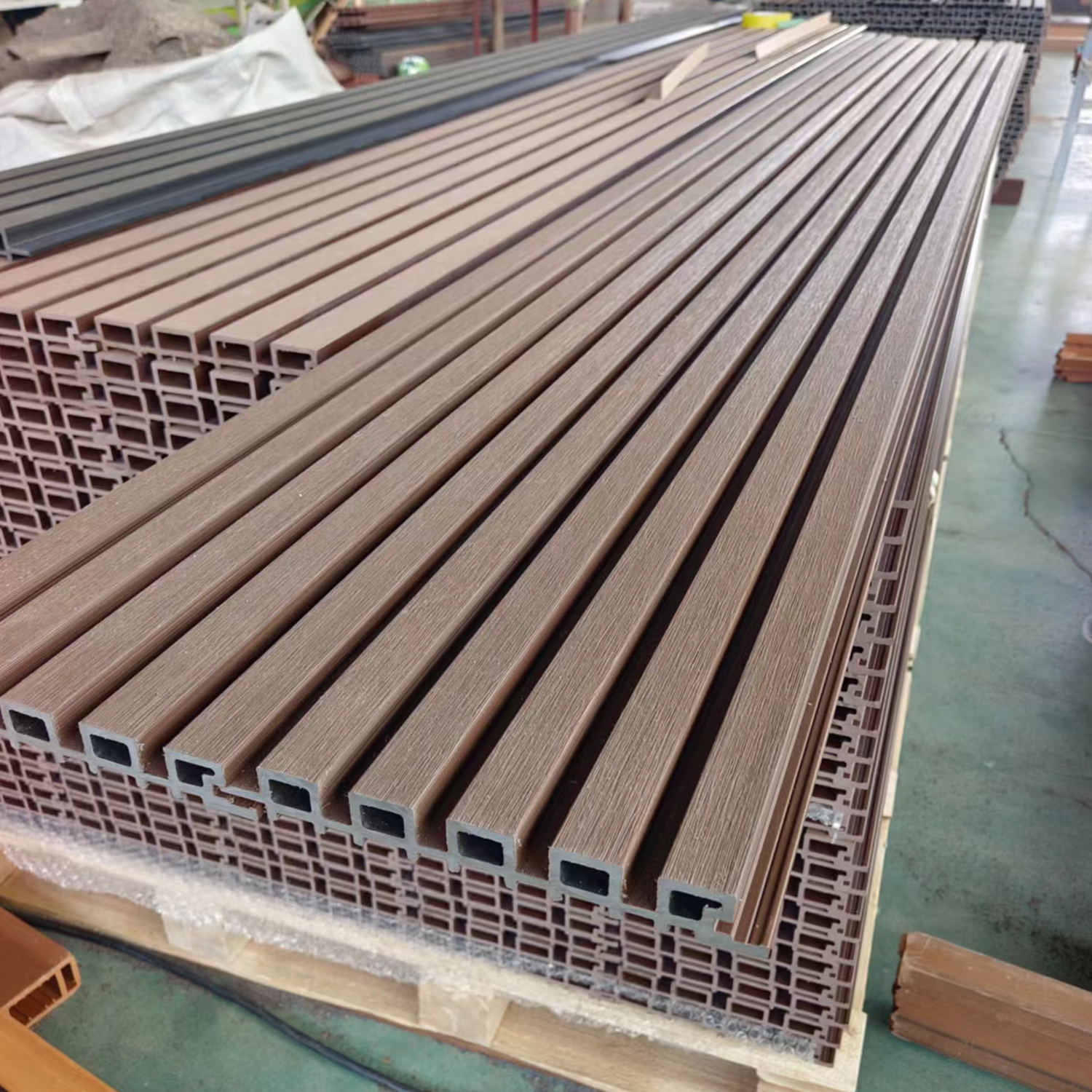 219x26mm Waterproof Bamboo WPC Outdoor Wall Panels UV Resistant Exterior Cladding for Hotel Projects