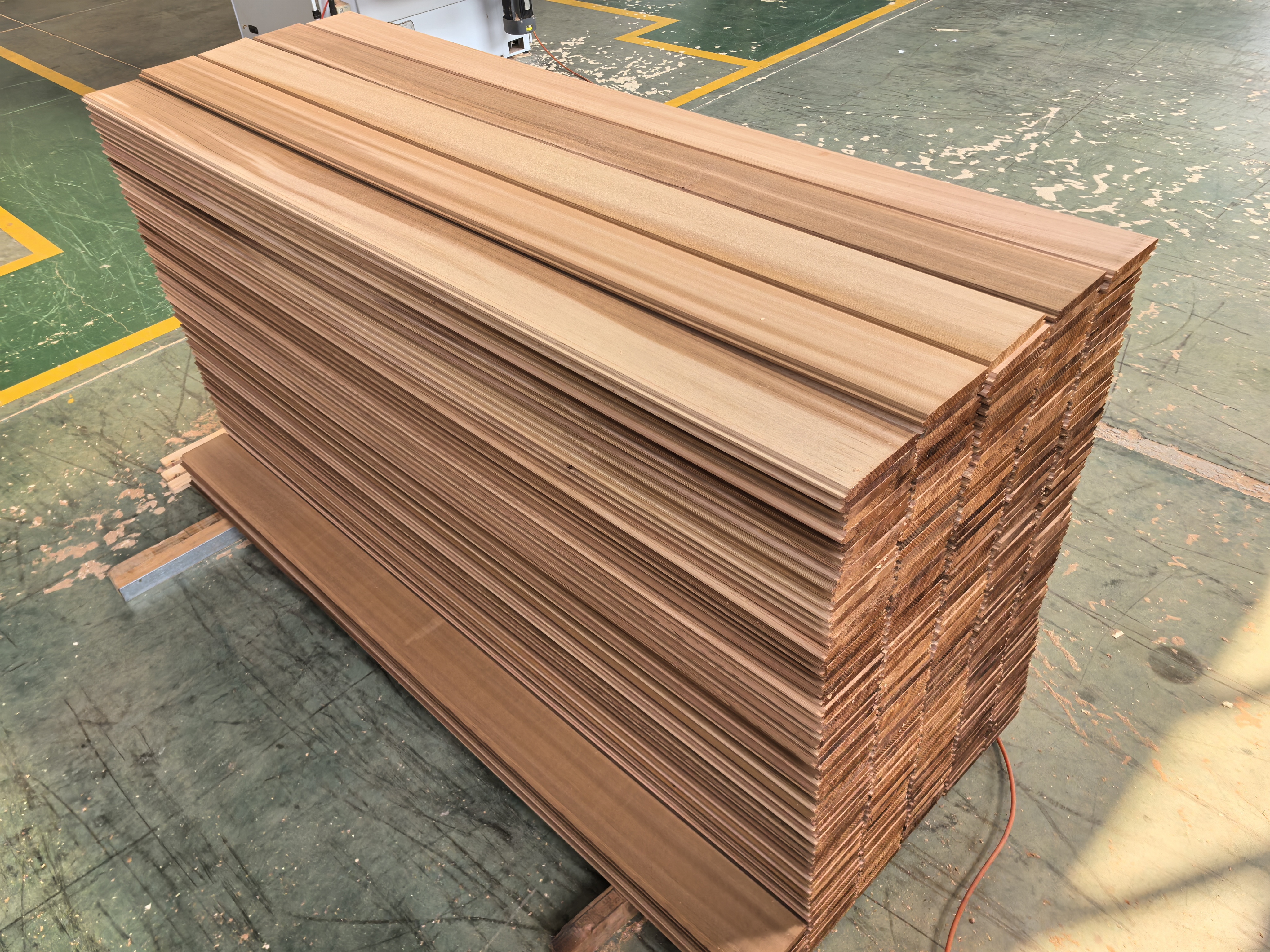 Natural Cedar Timber Wall Cladding Wood Exterior Tongue and Groove Wall Panels Wall Cladding Exterior Outdoor
