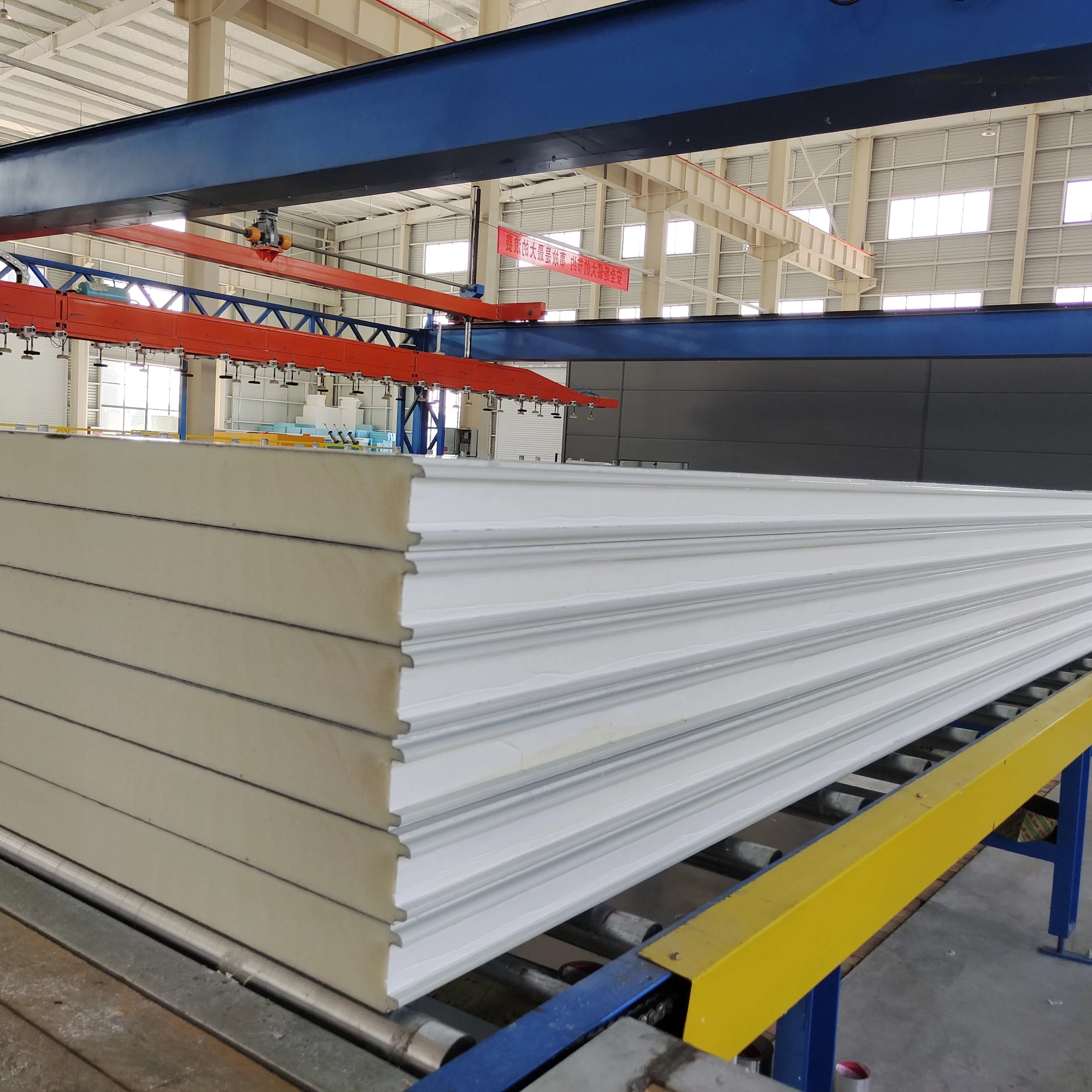 Modern 150mm Decorative Pu Sandwich Panel Apartment House Roof Price Sandwich Panels