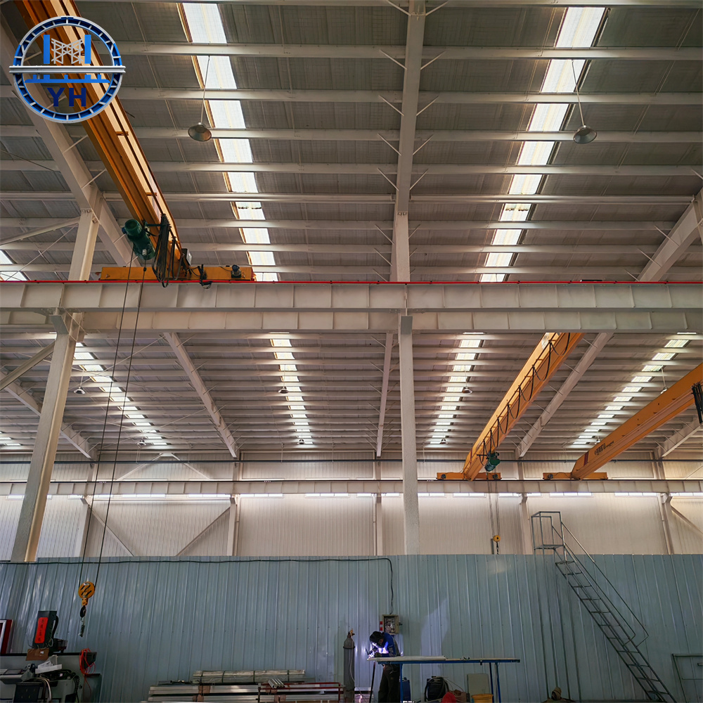 Large Span Steel Structure BuildingWorkshop Plant With Sandwich Panel Wall Roof