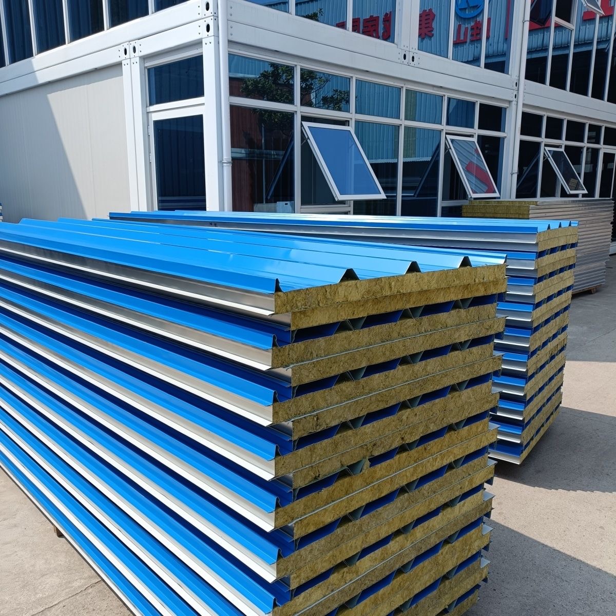 High Density Rock Wool Sandwich Panel Outdoor Wall Insulated Roof Panels Rock Wool Sandwich Board For Exterior