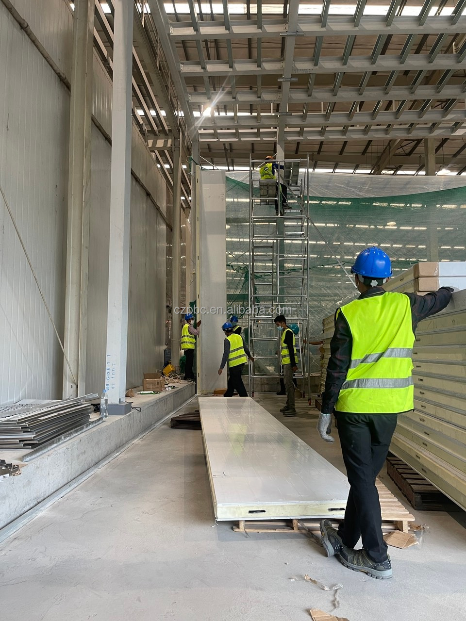 Cold storage facility structure