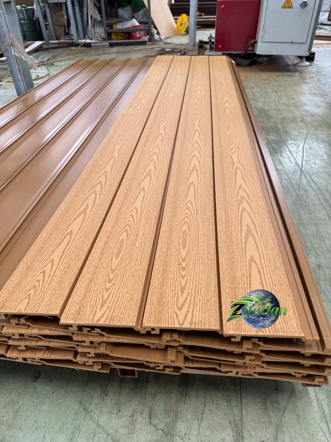 European Coextruded PE Wood Composite Board Modern Waterproof Fireproof Exterior Wall Panels for Outdoor Decorative Household
