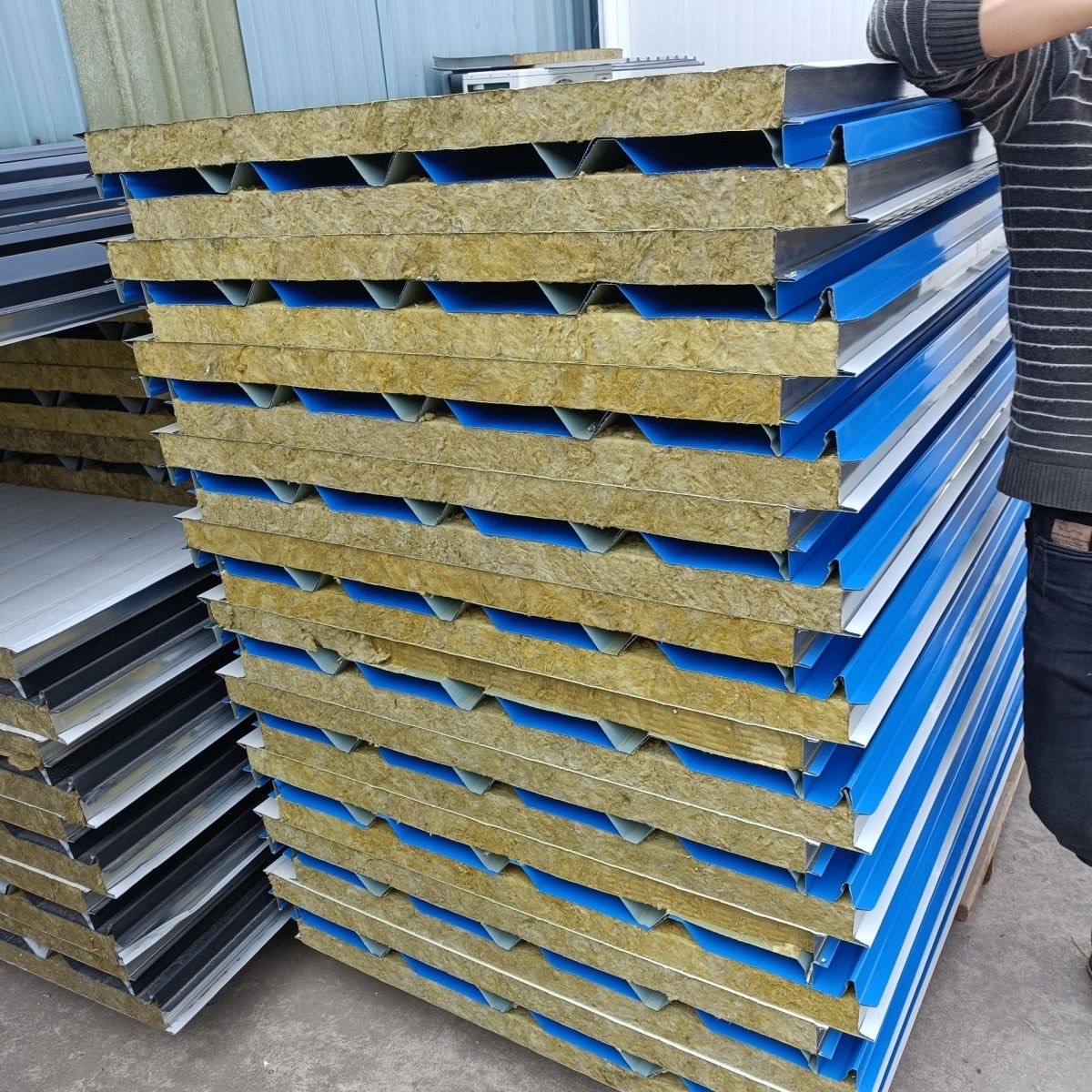 High Density Rock Wool Sandwich Panel Outdoor Wall Insulated Roof Panels Rock Wool Sandwich Board For Exterior