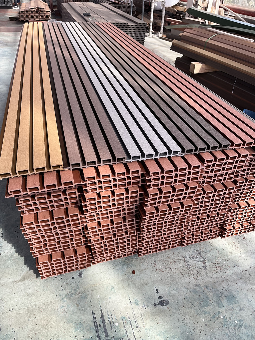 Co-extrusion wall cladding
