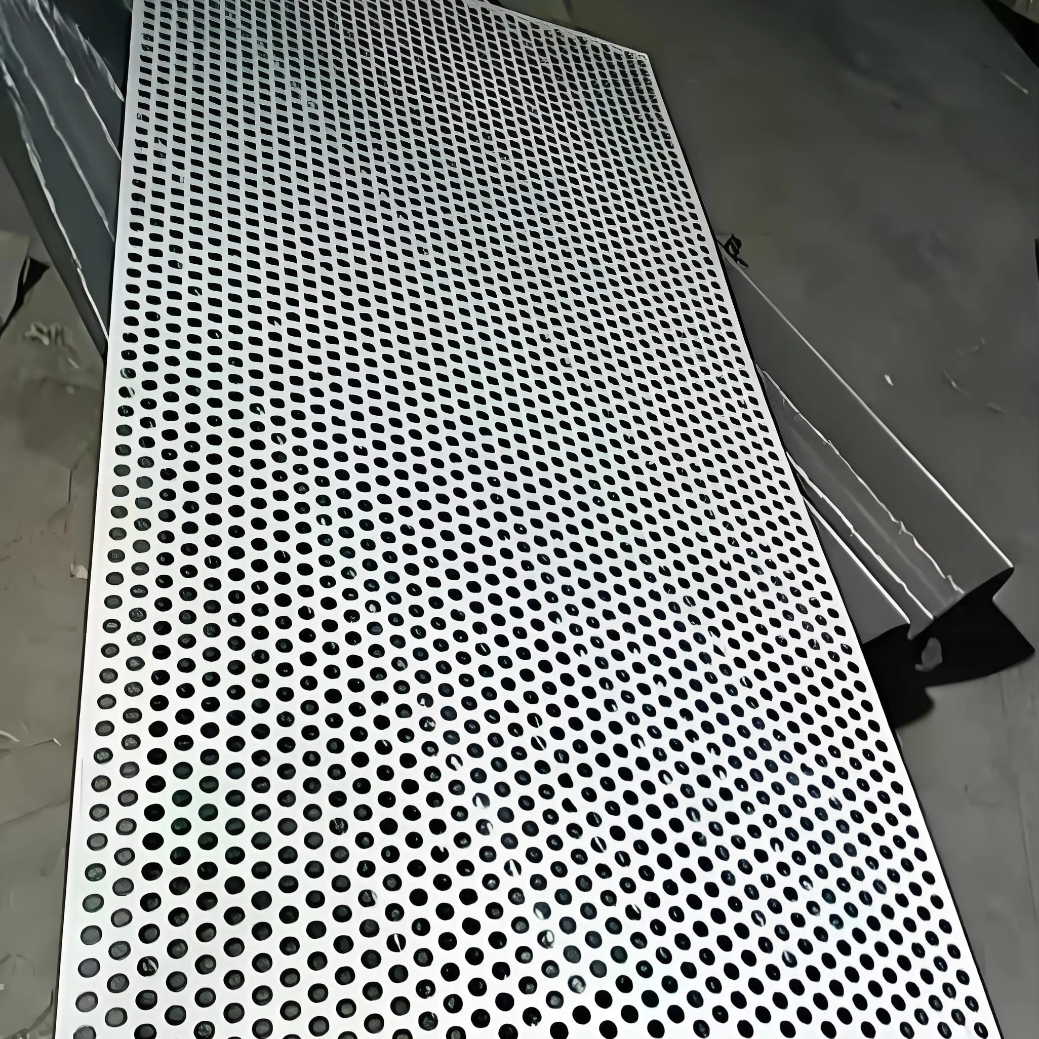 Custom Perforated Metal Sheets Slotted Hole Steel Panels for Screen Application for Speaker Grilles Decorative Building Facades