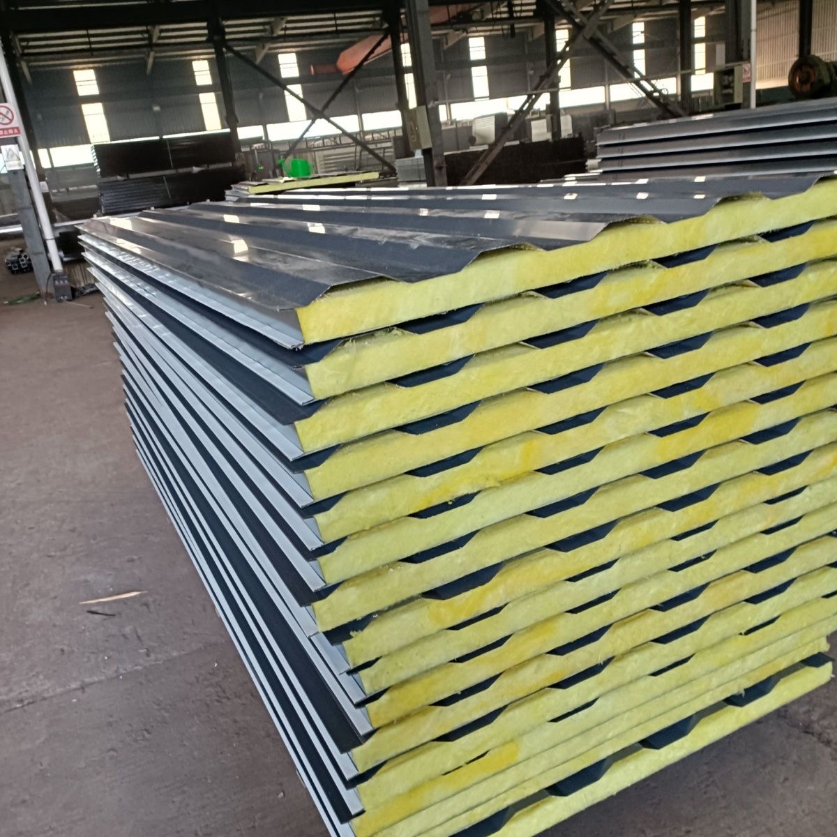 High Density Rock Wool Sandwich Panel Outdoor Wall Insulated Roof Panels Rock Wool Sandwich Board For Exterior
