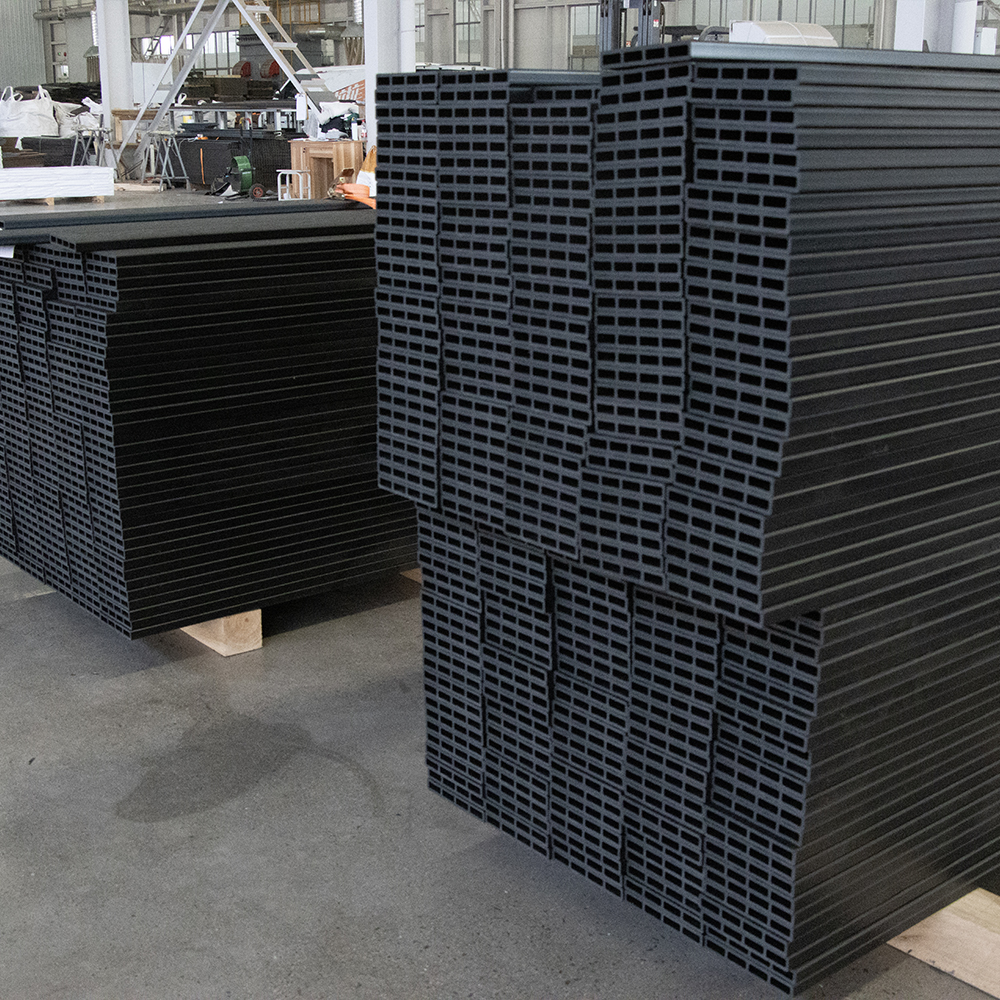Modern Outdoor Waterproof Fireproof Garden WPC Wall Panels Wood Decor Plastic Villa Apartment Exterior Cladding Fluted Siding