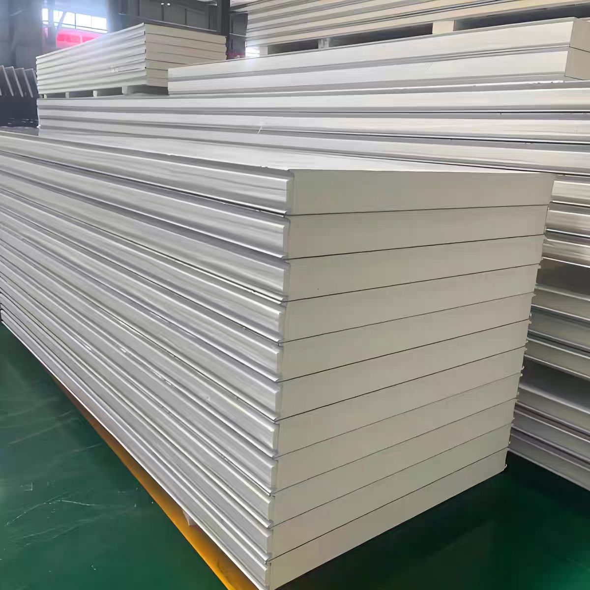 Eco-Friendly 50/75/100/150/200mm Thickness Fireproof Polyurethane Sandwich Board Panel for Warehouse Prefab House Industrial