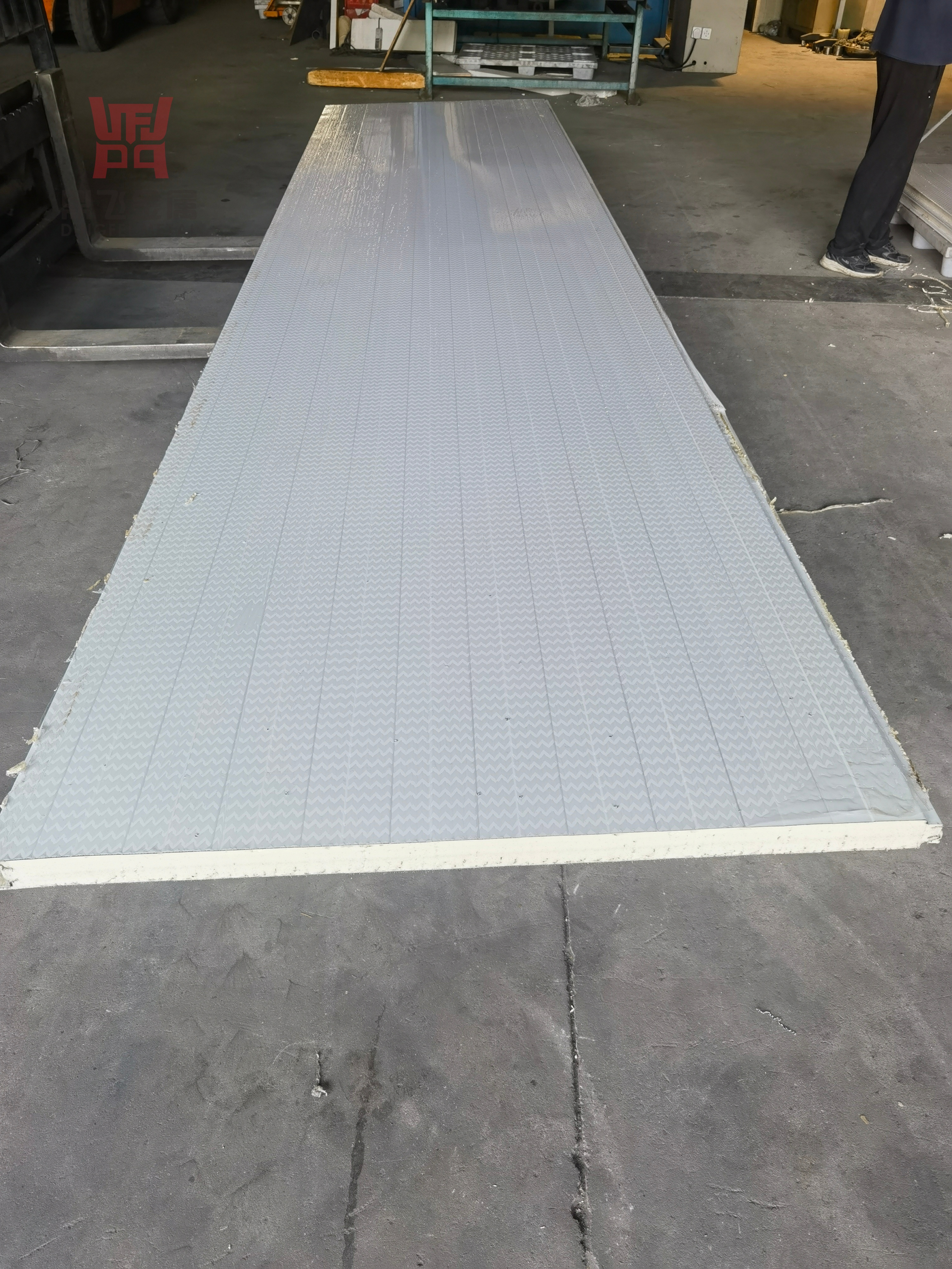 Custom Thickness PU Polyurethane Sandwich Panel Energy Saving Wall &amp; Roof Panel for Prefab Commercial Building
