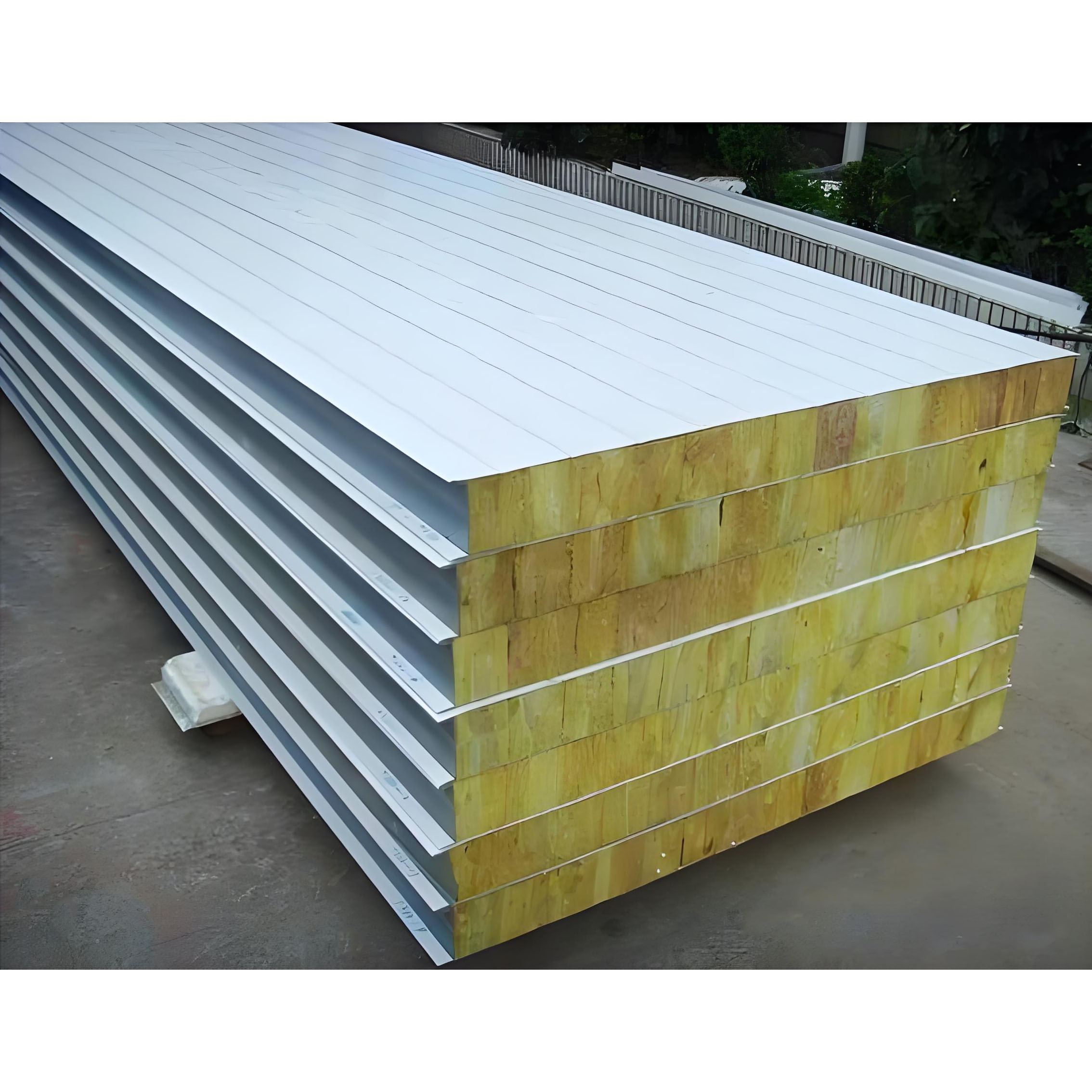 Sandwich Panel Wall Modular EPS Core for Temporary Construction Camp Lightweight Easy Assembly Weather-Resistant