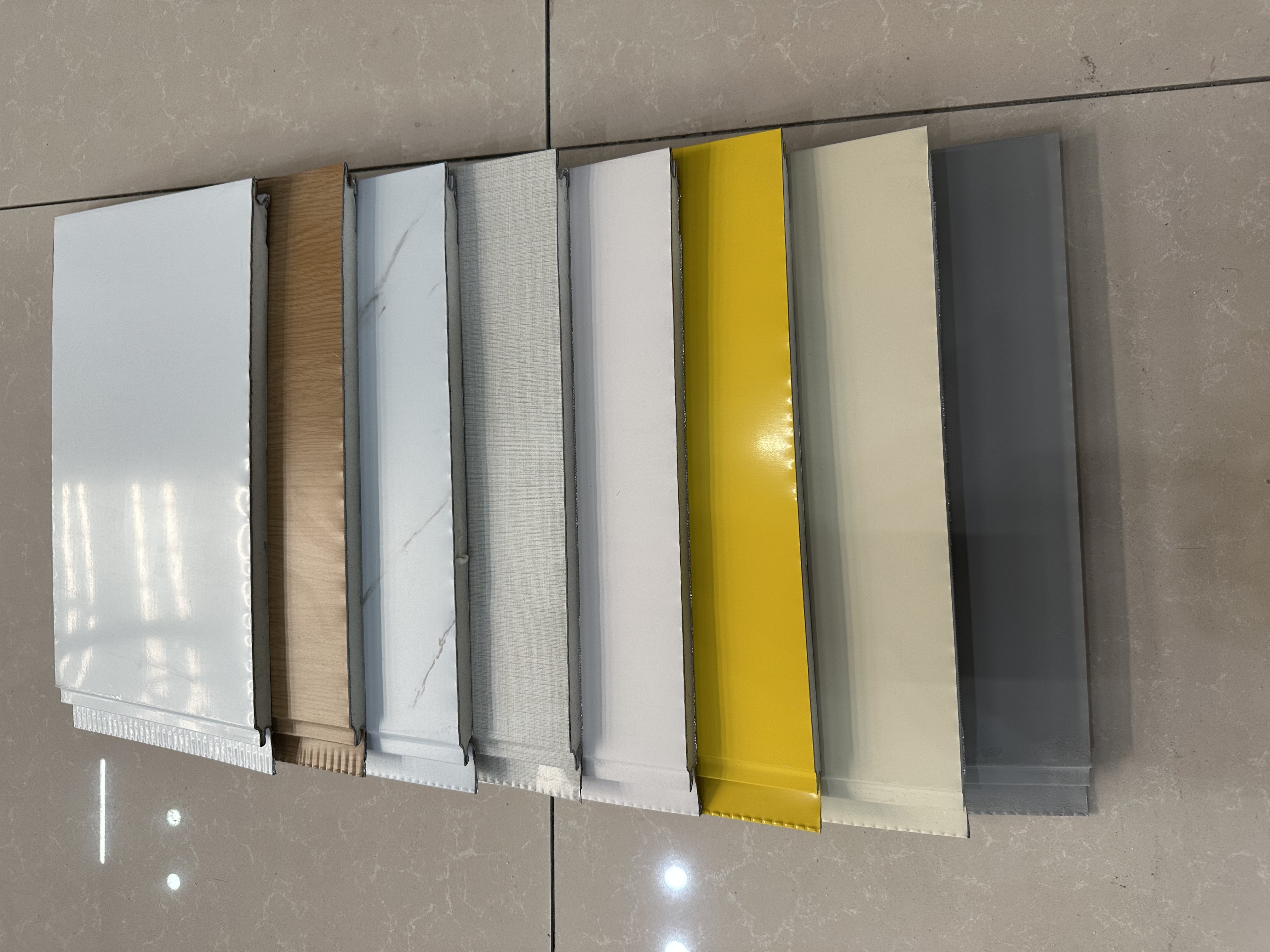Eco Recyclable Solid Smooth Metal PU Sandwich Panel Energy Saving Thermal Insulation Wall Siding For Green Low Carbon Projects