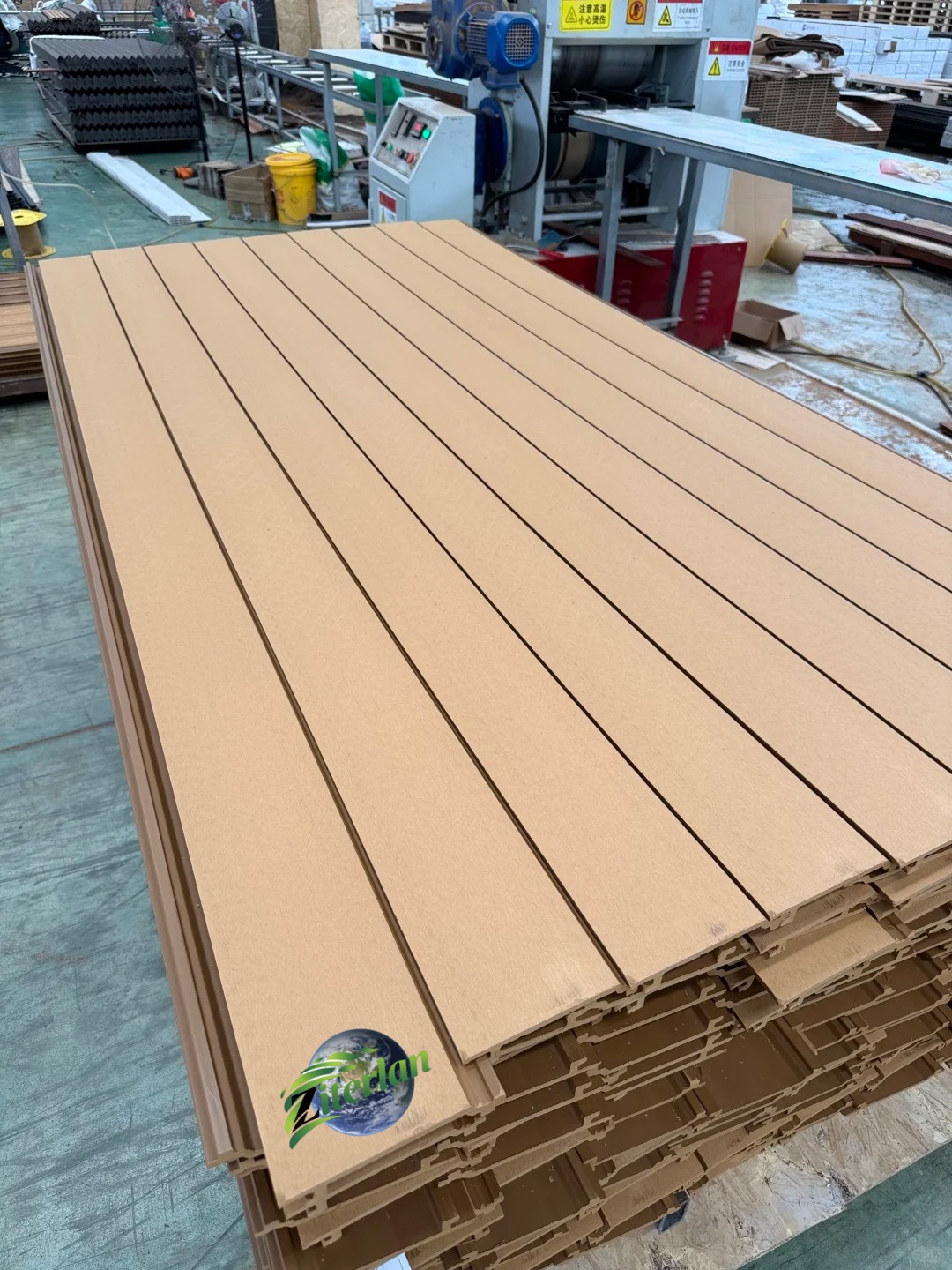 European Coextruded PE Wood Composite Board Modern Waterproof Fireproof Exterior Wall Panels for Outdoor Decorative Household
