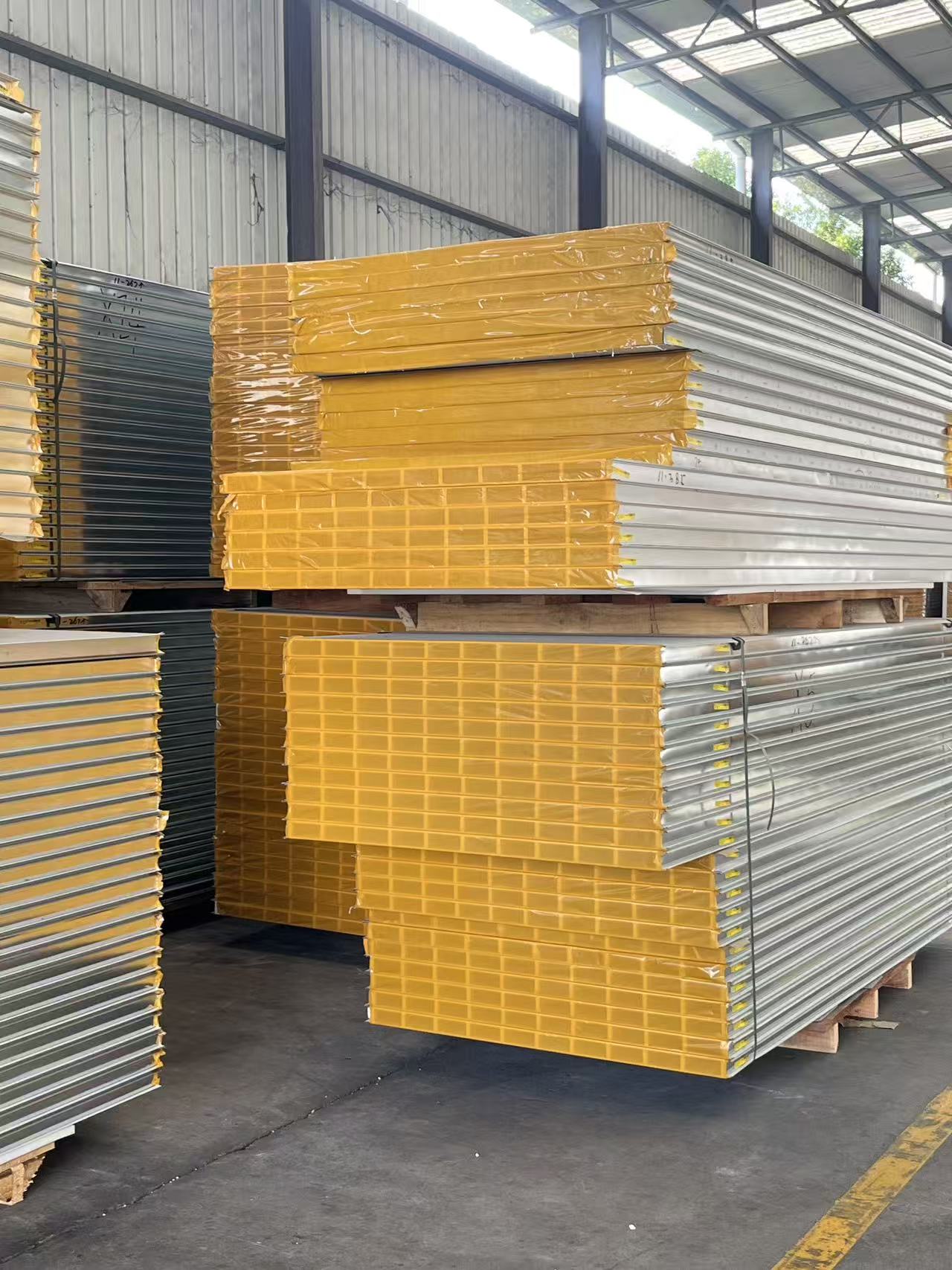 Factory Direct Sales of Hot-selling Modern Fireproof EPS Foam Sandwich Wall Panels Suitable for Cleanrooms and Indoor Factories