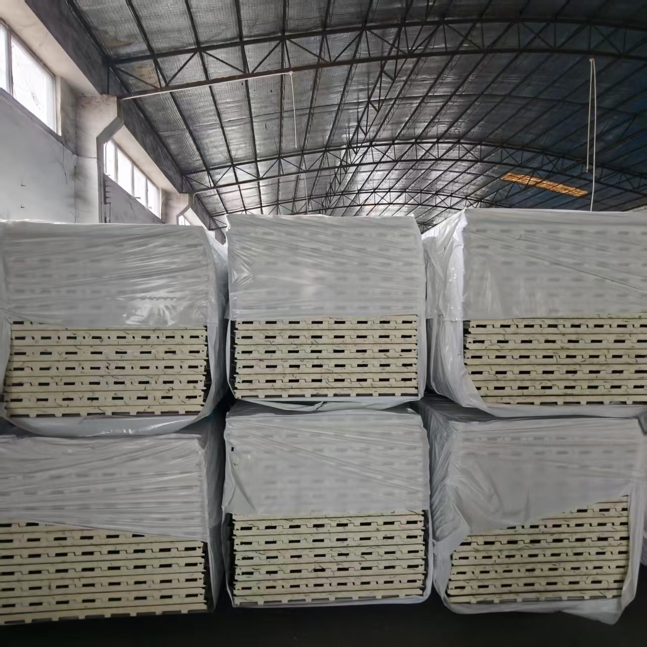Modern European-Style Insulated Fire Resistant Waterproof Eco-Friendly Aluminum Steel Composite Roof Durable Sandwich Panels