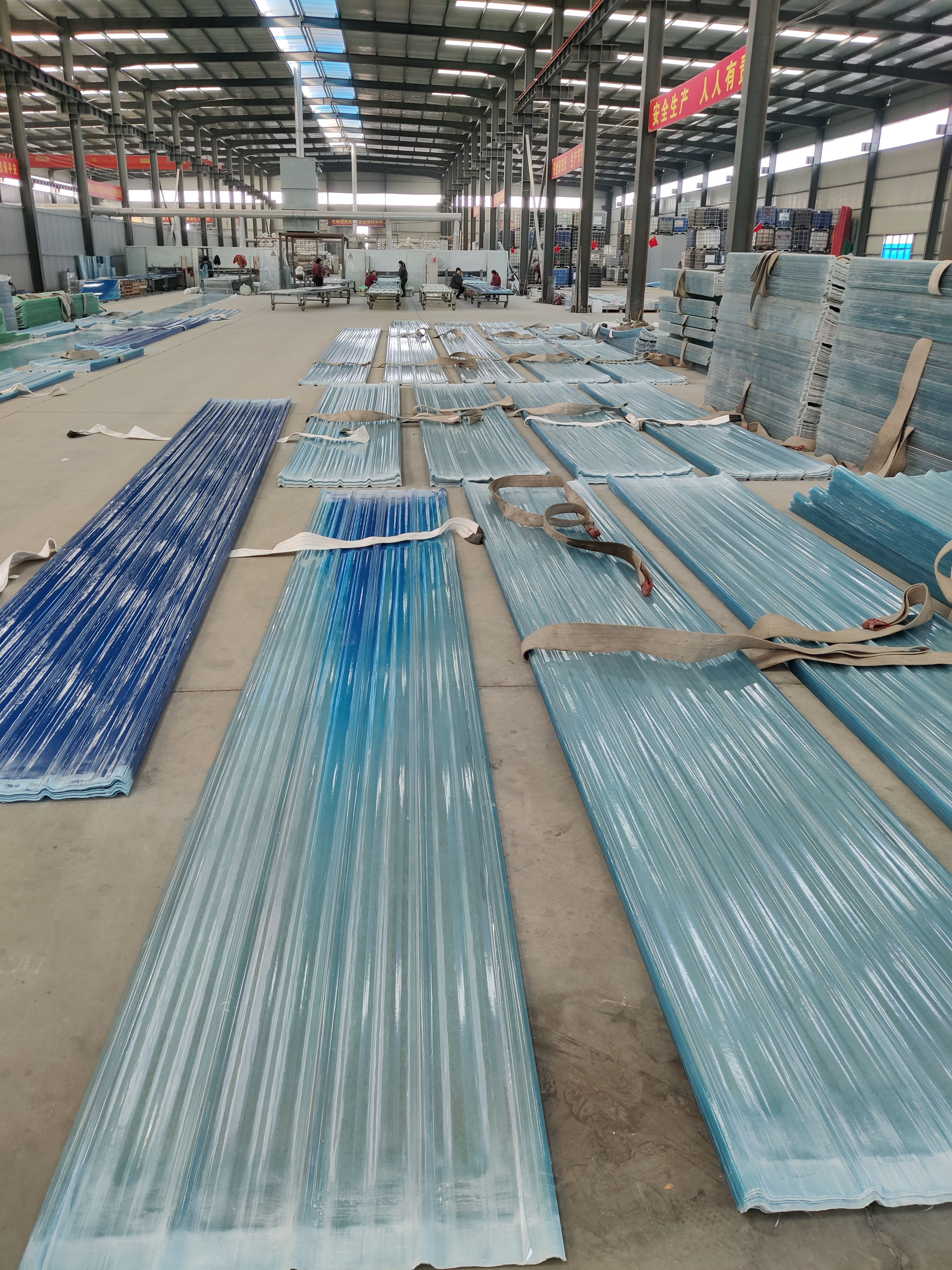 Industrial UV Resistant FRP Trapezoid Wave Roofing Sheets Blue Fiberglass Smooth Grit Finish Mold Technique Cutting Bending