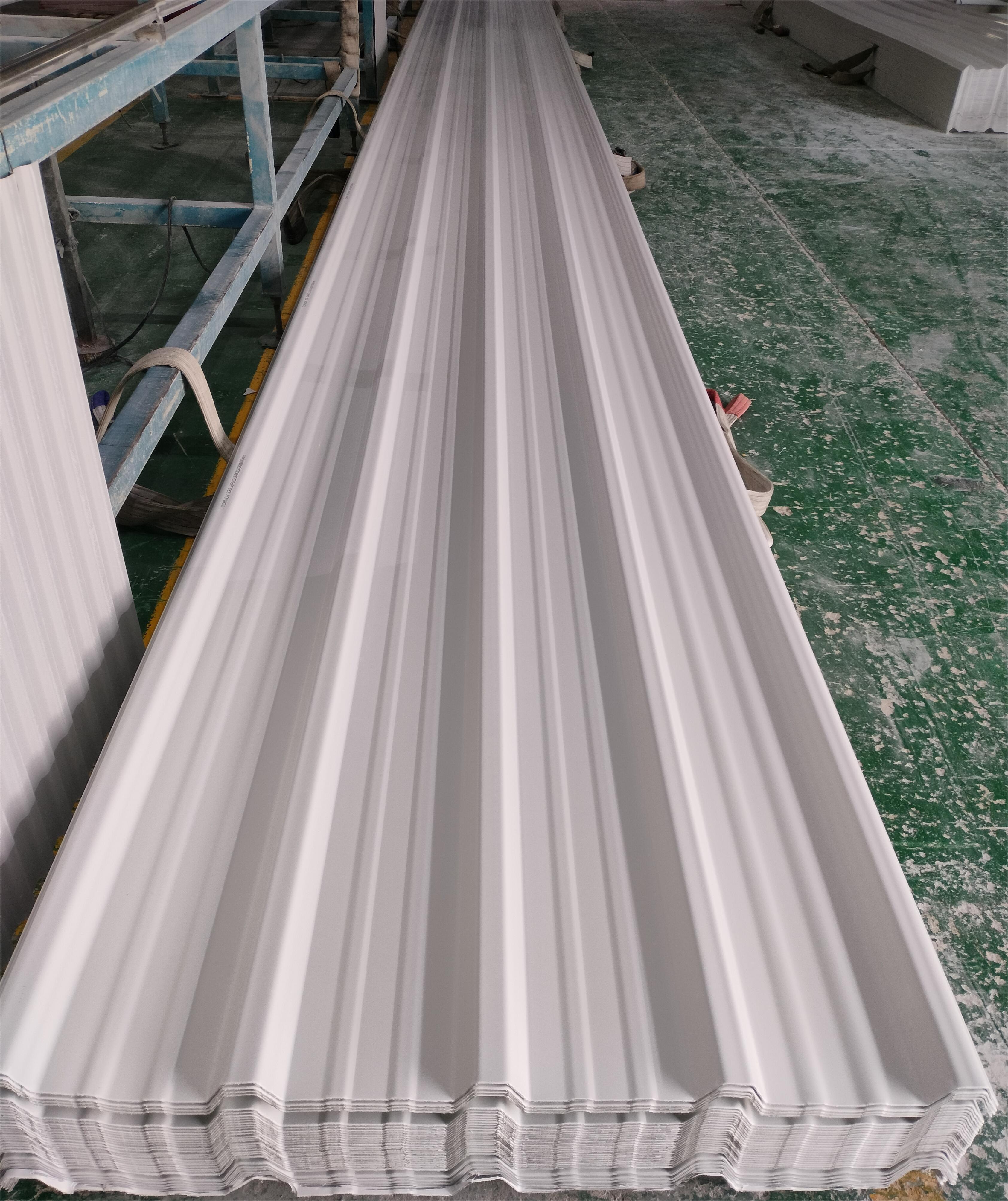 Hot Sale Modern Waterproof/Fire Heat Resistance UPVC Roof Tiles &amp; Panels Blue/White/Green 1.5/2/2.5/3mm for Industrial Use