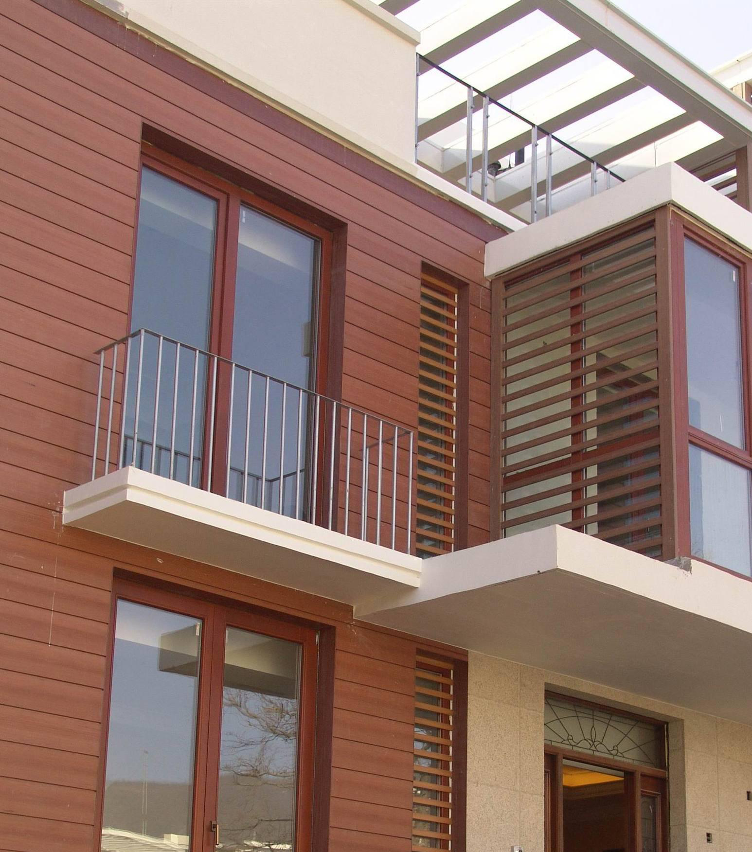 Beautiful and anti-oxidant cladding