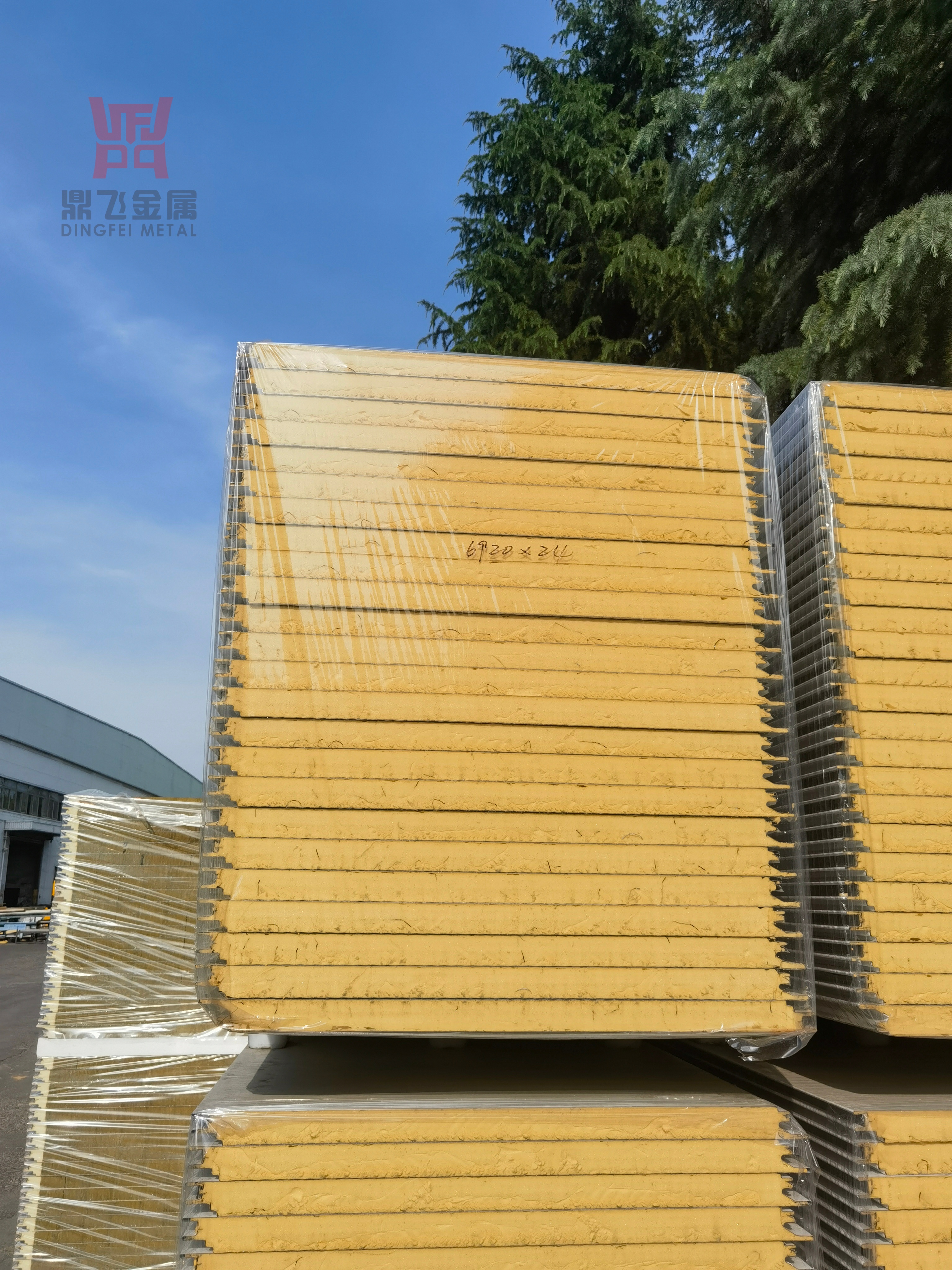 Custom Thickness PU Polyurethane Sandwich Panel Energy Saving Wall &amp; Roof Panel for Prefab Commercial Building