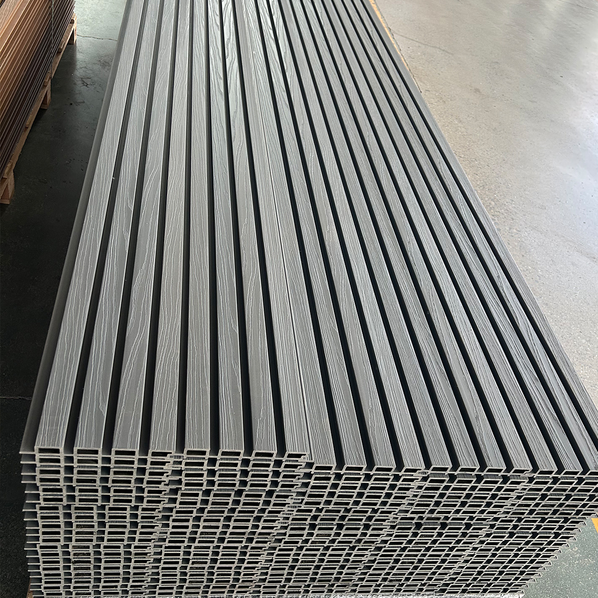 219x26mm Waterproof Bamboo WPC Outdoor Wall Panels UV Resistant Exterior Cladding for Hotel Projects