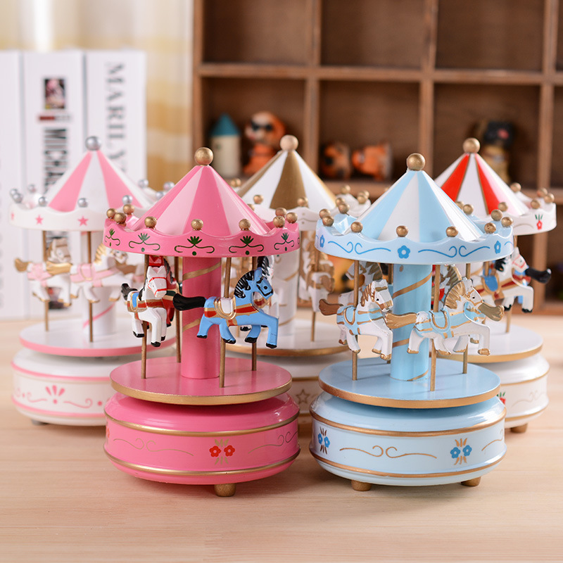 Hot Selling Wooden Hand Crank Rotating Music Box Eco-Friendly 60s Sound Duration Birthday Party Decoration Supplies Toys Gifts