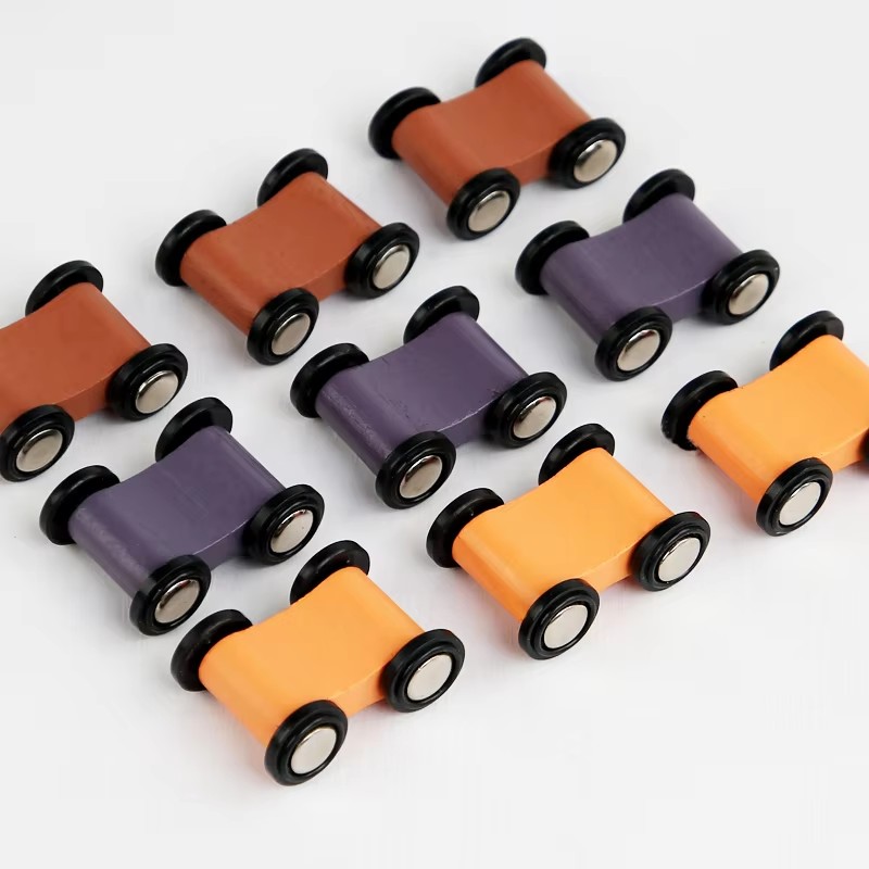 Factory Direct Sale Montessori Cartoon Wooden Racing Toy Montessori Educational Toys for Unisex Kids