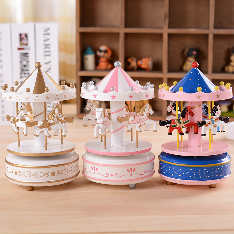 Hot Selling Wooden Hand Crank Rotating Music Box Eco-Friendly 60s Sound Duration Birthday Party Decoration Supplies Toys Gifts