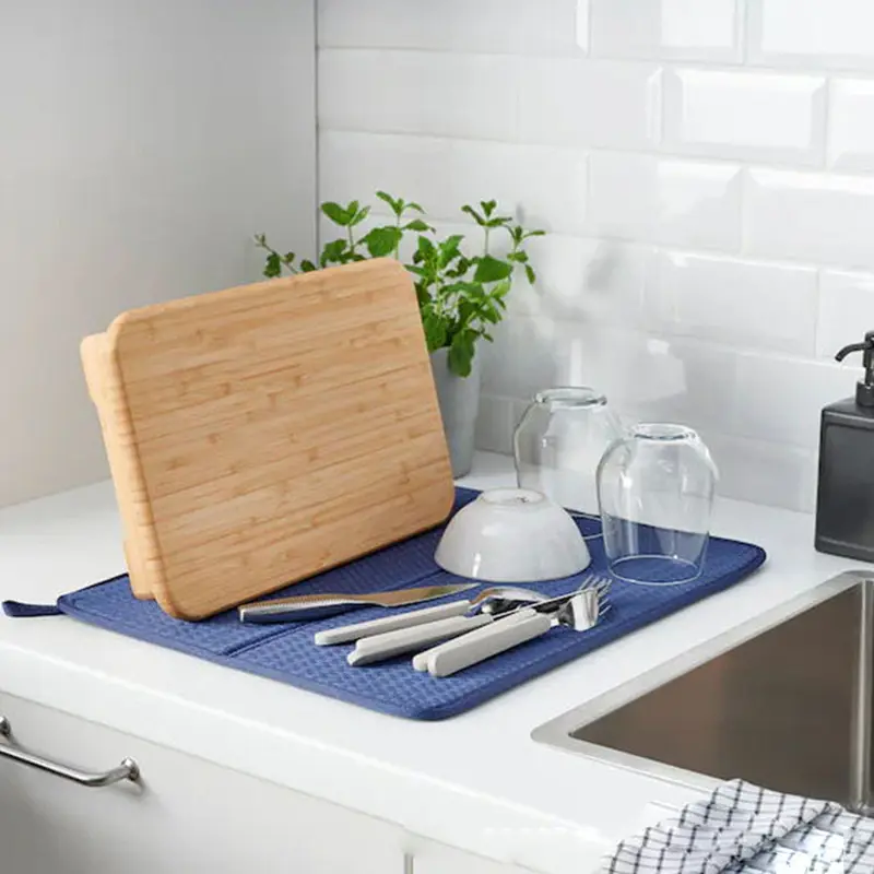 Bamboo Cutting Board with Raised Feet (4)