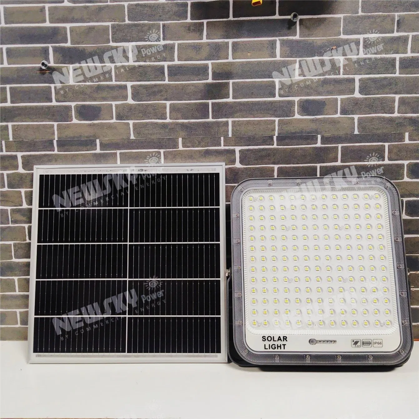 High Efficiency 180lm/W Aluminum IP66 Rechargeable Solar Flood Light Wall Mounted 60W 100W 200W 300W with Adjustable Solar Panel