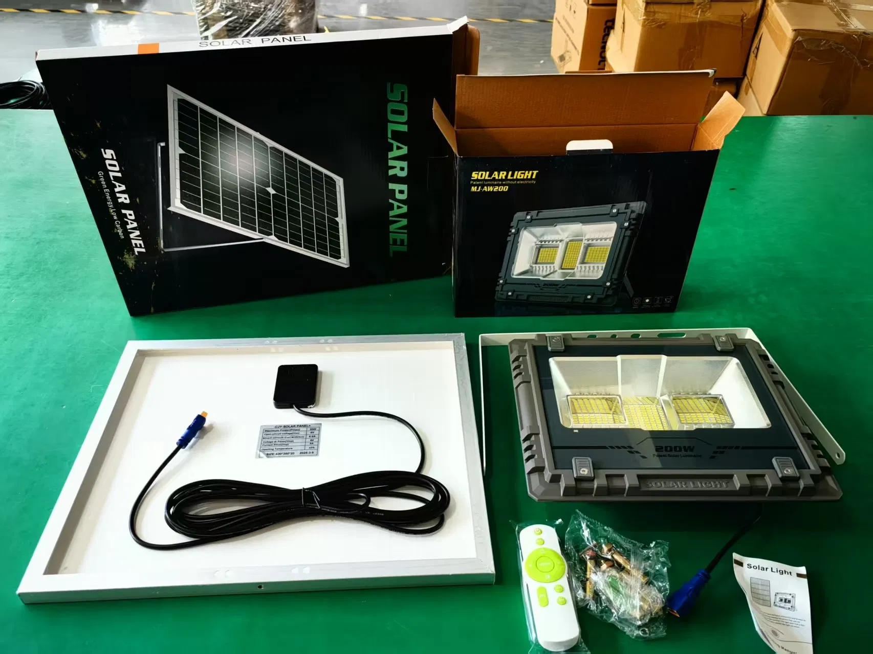 Commercial Long Lasting Solar Floodlight Mj-Aw 60W 100W 200W 300W 400W 800W Warehouse Yard Stadium