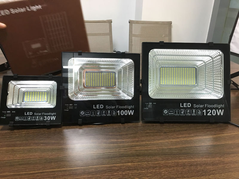 Outdoor Solar LED Flood Lights LED Energy Saving Garden Light High Power Flood Light