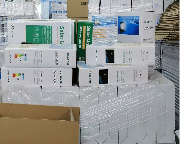 300W High Power LED Floodlight Solar Energy Saving Outdoor Lamp Remote Control Lightfor Projects or Residential Area