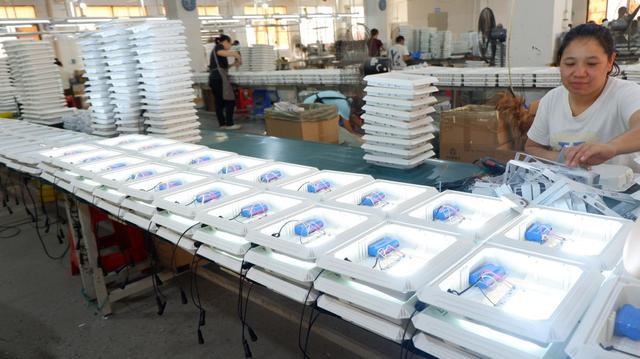 Joliras quality control inspection process for solar lighting products