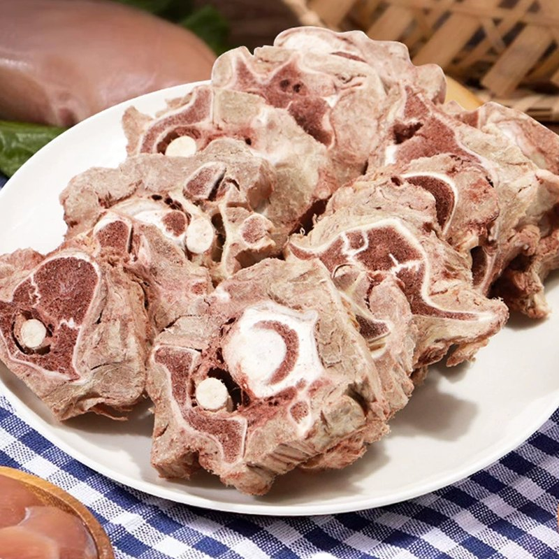 وجبات خفيفة للكلاب من عمود فقري البقر المجفف بالتجميد 100g