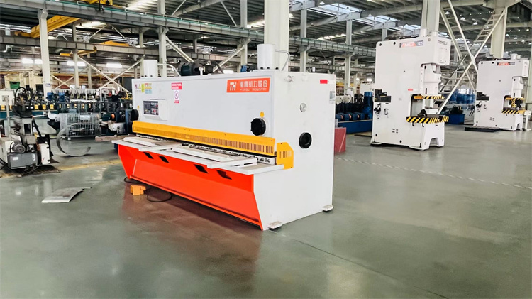Plate Shearing Machine
