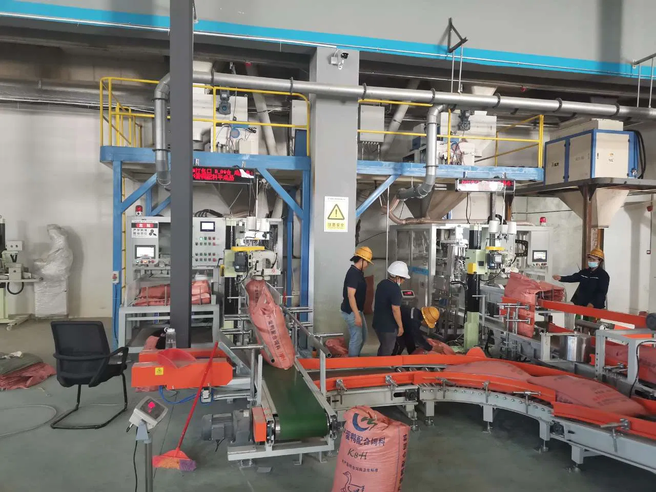 Semi Full Automatic Animal Food Poultry Feed Sealing Bagging Granular Packing Machinery