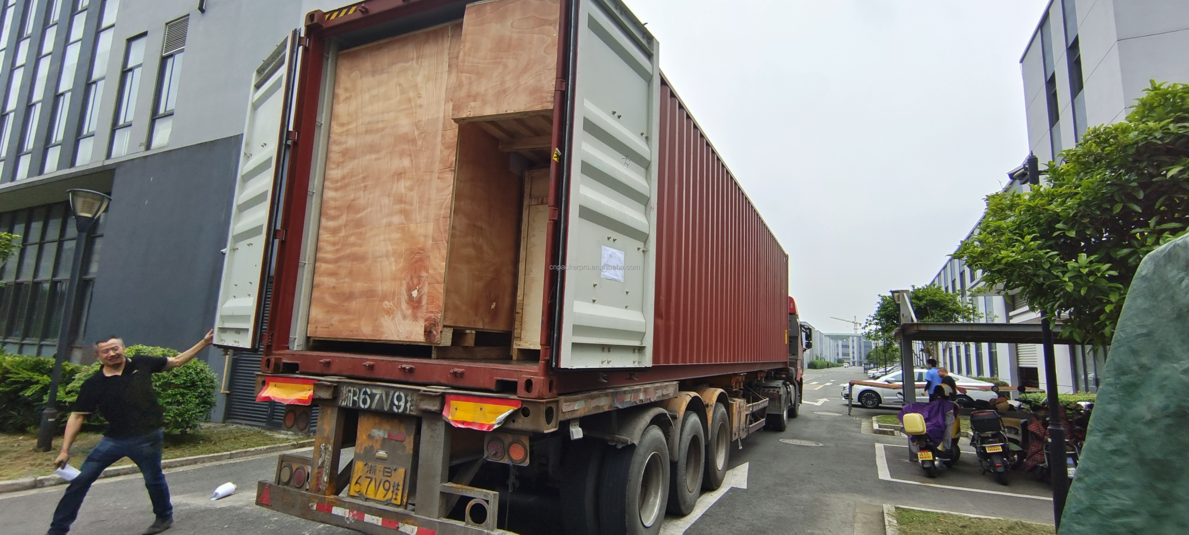 Packing and Delivery Image