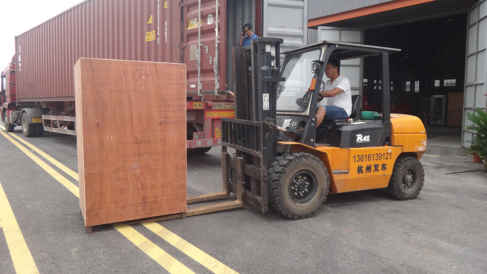 Anti-Corrosive PP Piston Servo Motor Acid Bottle Liquid Filling Packing Machine