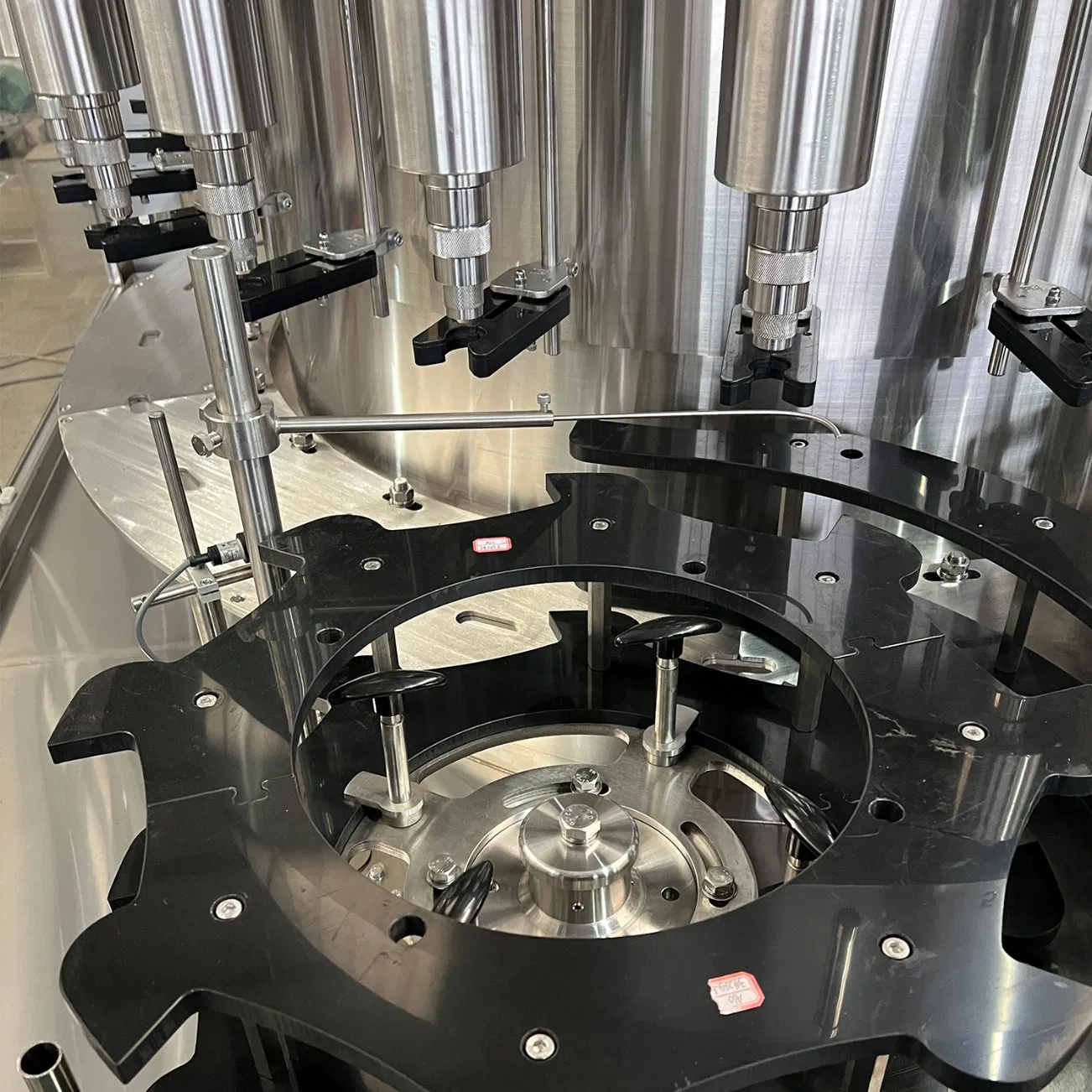 Liquor, Red Wine, and Spirits Filling Machine; Juice and Beverage Filling Machine
