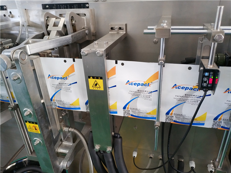 Hffs Automatic Standup Pouch Roll Film Form Doy Bag Doypack Horizontal Packaging Machine for Powder Packaging