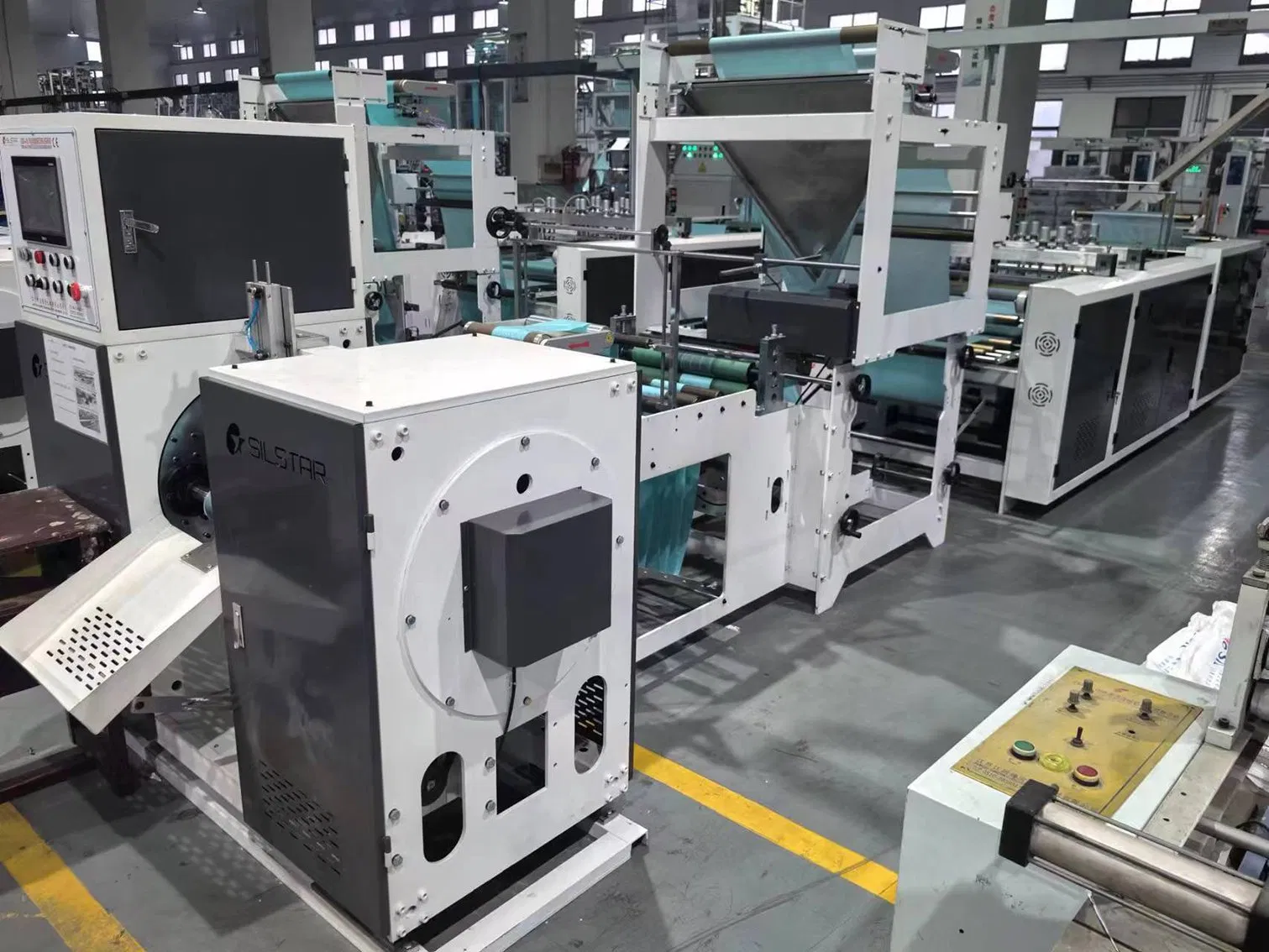Full Automatic Plastic Garbage Bag Making Machine Bag on Roll Machine Bottom Seal Bag Making Machine Double Fold V-Folding Bottom Sealing with S Wave Trash Bag