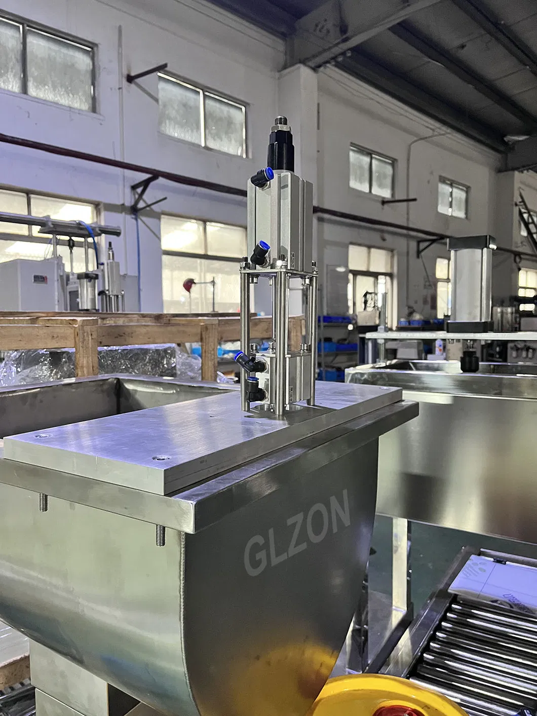 Pneumatic filling components