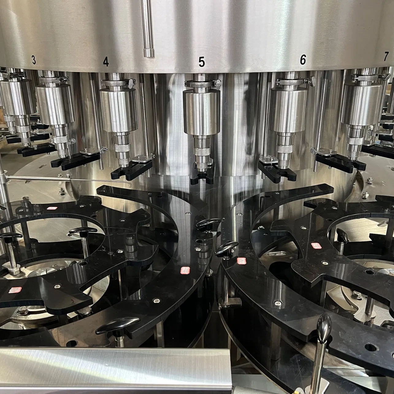Liquor, Red Wine, and Spirits Filling Machine; Juice and Beverage Filling Machine
