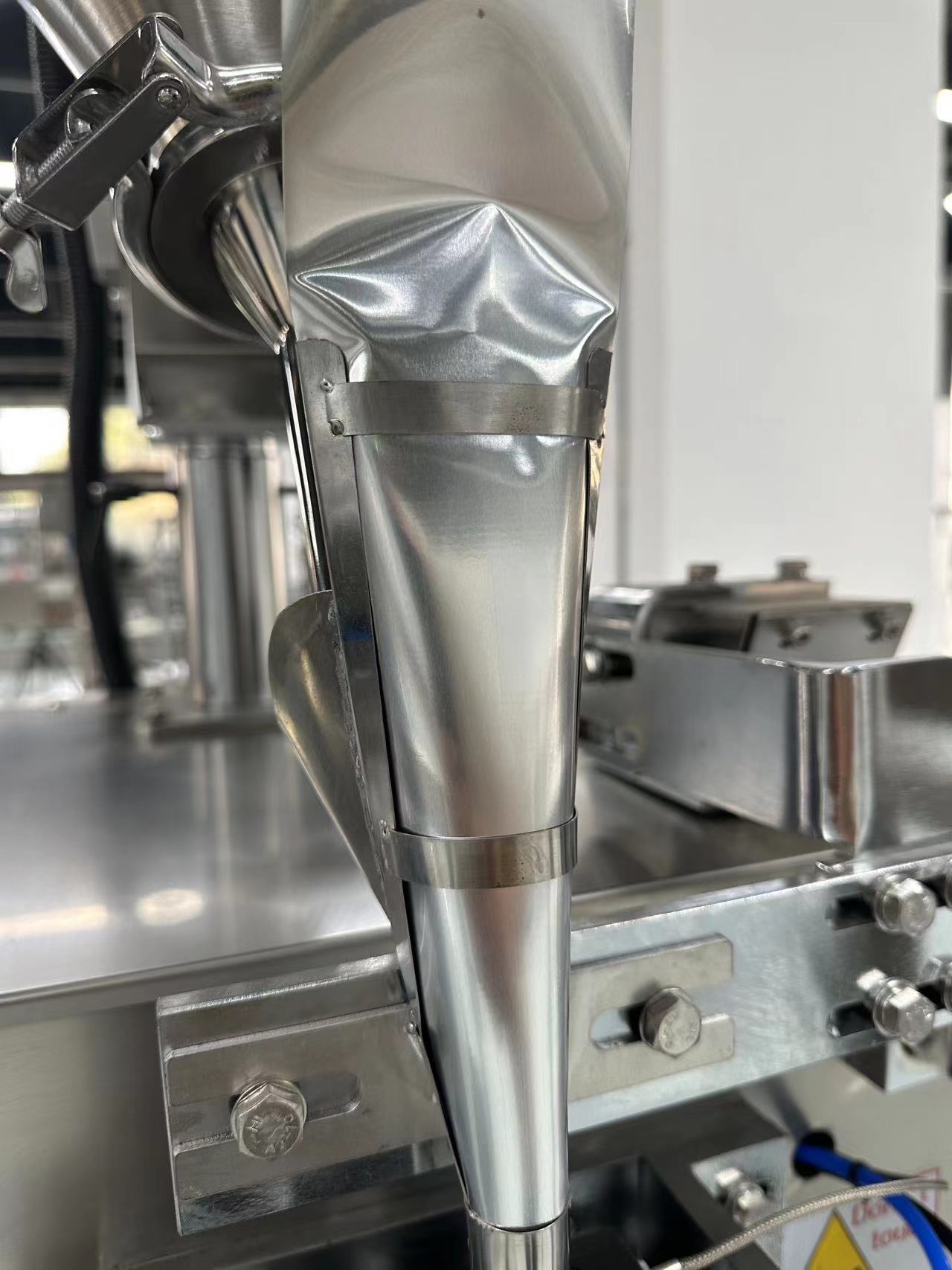 Automatic D-Top SG-130 Vertical Packing Machine for Food Sachet Pouch Powder Strip Sugar and Peanut Nuts Bag Packaging