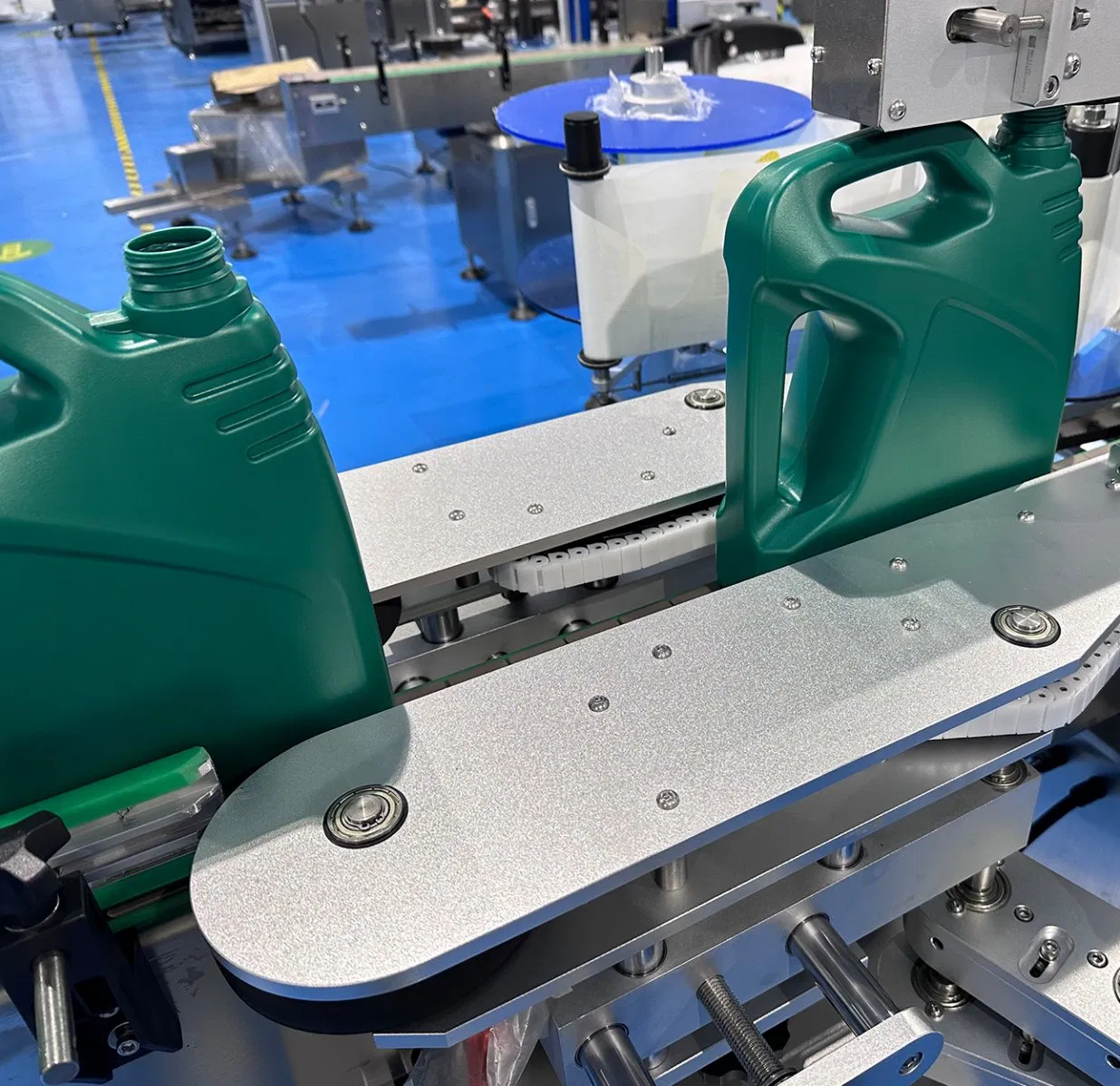 China Factory Automatic Square Bottle Labeling Machine