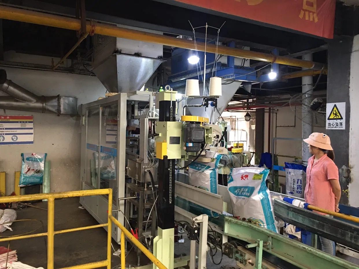 Semi Full Automatic Animal Food Poultry Feed Sealing Bagging Granular Packing Machinery