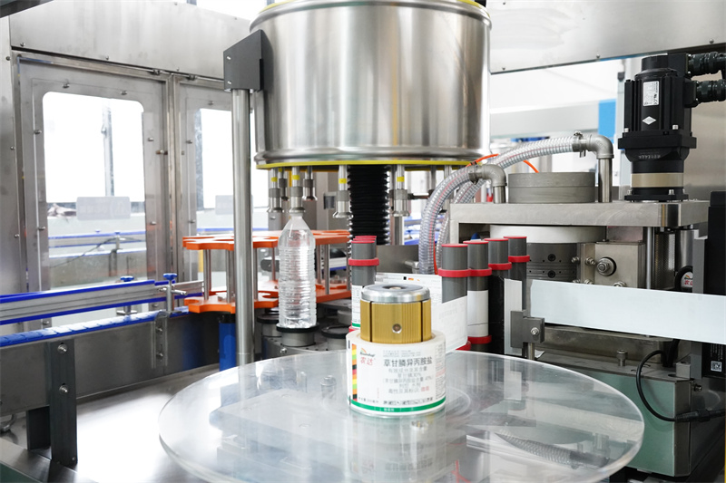 China Factory Supplier High Speed OPP Hot Melt Adhesive Labeling Machine
